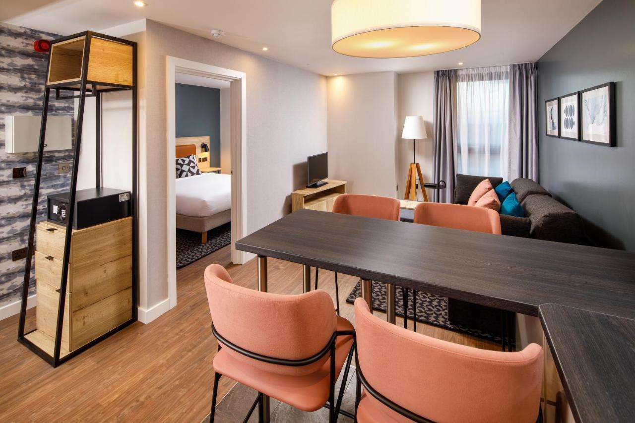 Aparthotel Adagio London Sutton Point Exterior photo